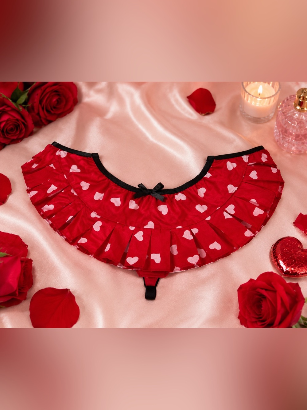 Frederick’s of Hollywood Heart Print Ruffle Thong Lingerie Small Valentine’s
